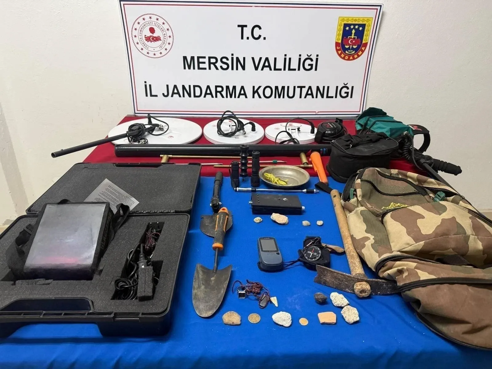 Mersin Çamlıyayla’da kaçak kazı operasyonu: 3 şüpheli gözaltında
