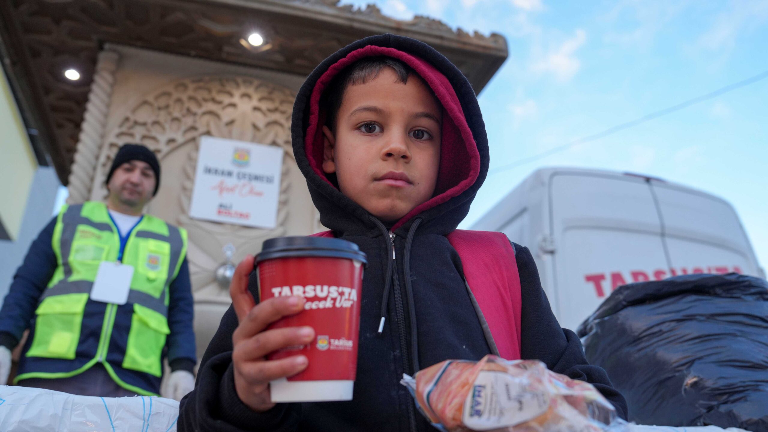 TARSUS BELEDİYESİ’NDEN SOĞUK GÜNLERDE SICAK DESTEK