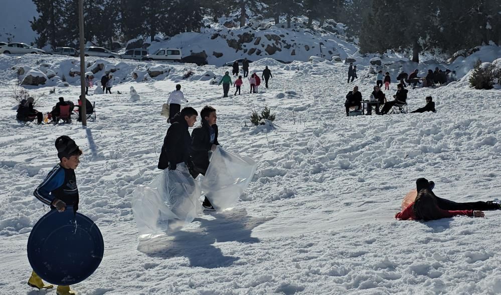 Kar yağdı, neşe taştı: Toroslar’da çocukların unutulmaz günü
