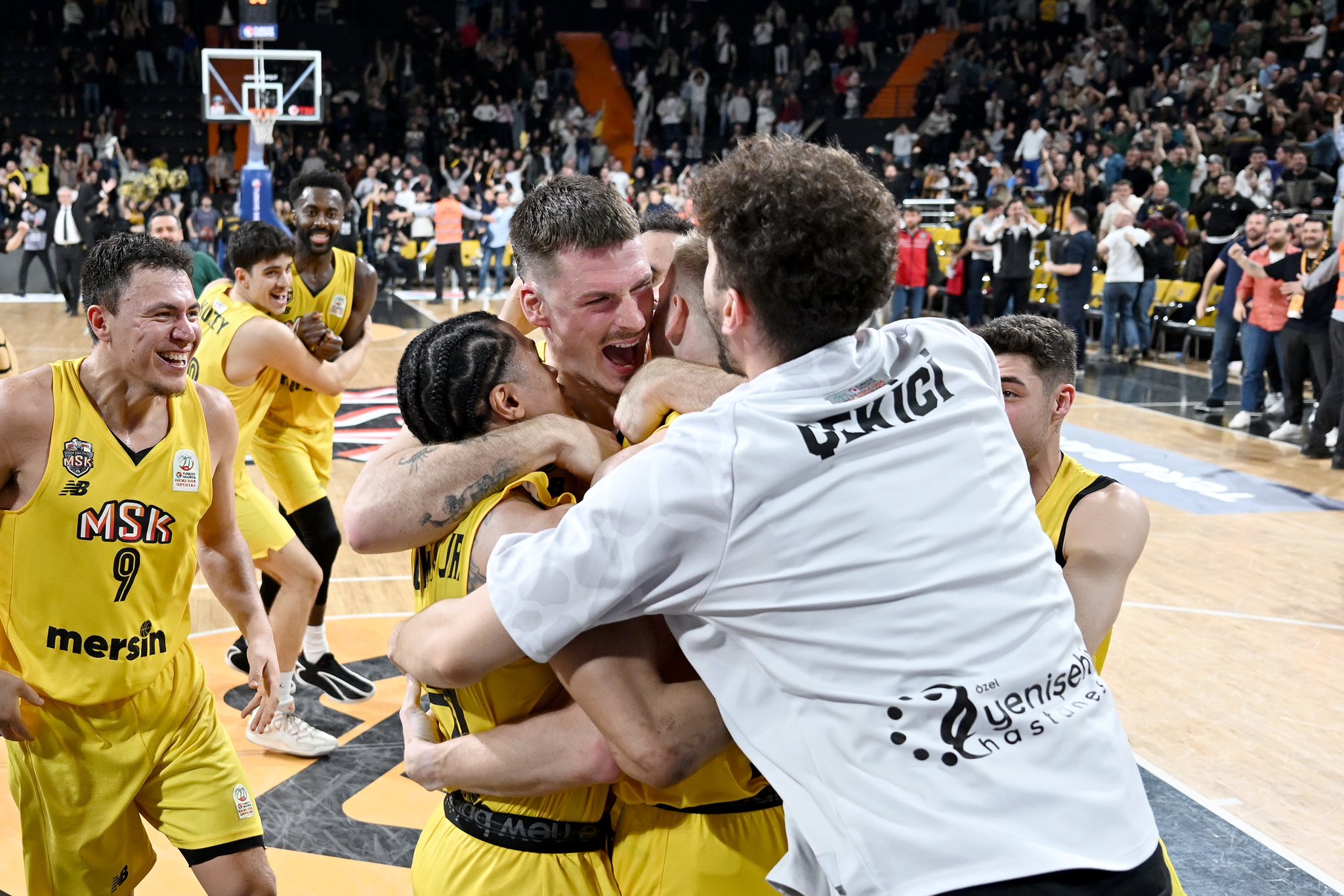 Mersin’de Basketbol Heyecanı: MSK, Nefes Kesen Maçta Galip!