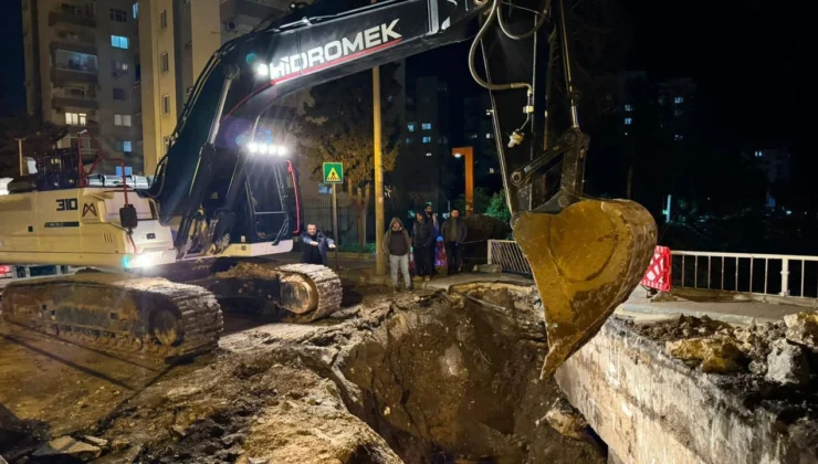 Mezitli’de Köprü Çöktü: Yol Trafiğe Kapatıldı