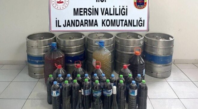 Mersin’de zehir tacirlerine darbe! Evinden yüzlerce litre sahte içki çıktı
