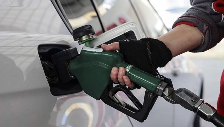 Eşel mobil kalkanı yetmedi! Akaryakıta bu gece çifte zam