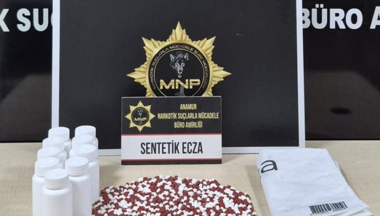 Mersin’in Anamur ilçesinde 489 adet sentetik ecza hapıyla yakalanan şüpheli tutuklandı.