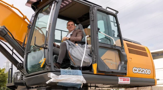 Yenişehir Belediyesine TBBden Dev Ekskavatör Hibesi