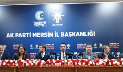 AK PARTİ MERSİN İL BAŞKANI ADEM ALDEMİR’DEN SERT SALVODUR: “BİR YANDA ESER SİYASETİ, DİĞER YANDA SKANDALLAR!”