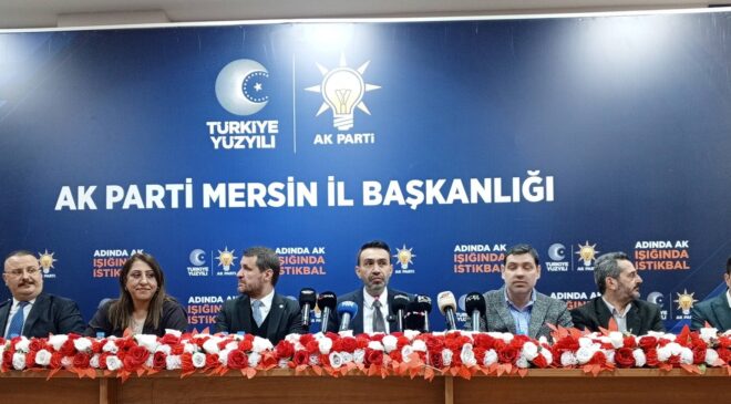 AK PARTİ MERSİN İL BAŞKANI ADEM ALDEMİR’DEN SERT SALVODUR: “BİR YANDA ESER SİYASETİ, DİĞER YANDA SKANDALLAR!”