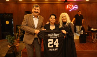 TOROSLAR’IN KADIN HENTBOL TAKIMINA PLAY-OFF ÖNCESİ MORAL VE DESTEK GECESİ