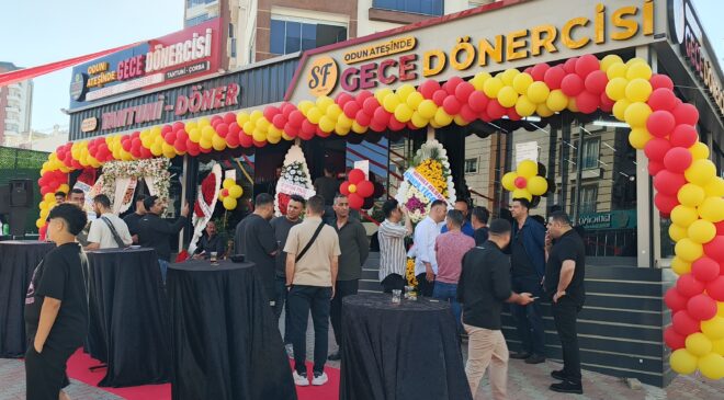 Mersin’in Meşhur Gece Dönercisi Soli’de İkinci Şubesini Açtı: Açılış Kurdelesini Mehmet Naci Durmaz Kesti!