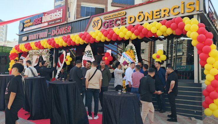 Mersin’in Meşhur Gece Dönercisi Soli’de İkinci Şubesini Açtı: Açılış Kurdelesini Mehmet Naci Durmaz Kesti!