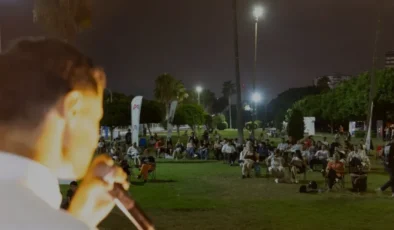 Mersin Büyükşehir Belediyesi Akustik Sahne Konserleri Başladı