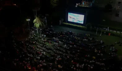 Mersin Büyükşehir Belediyesi Çocuklar İçin Açık Hava Sineması Kurdu