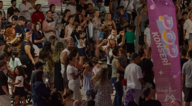 Mersin Büyükşehir Belediyesi Yaz Konserleri ile İlçeleri Hareketlendirdi