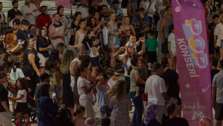 Mersin Büyükşehir Belediyesi Yaz Konserleri ile İlçeleri Hareketlendirdi
