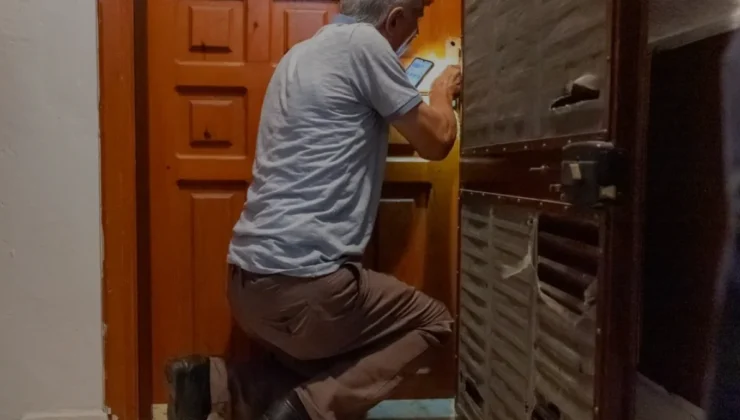 Mersin Yenişehirde Çöp Ev Operasyonu Tam 5 Kamyon Atık Çıktı