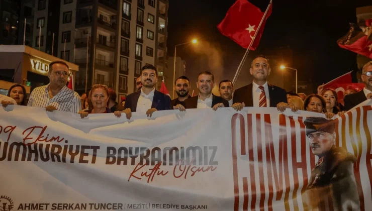 Mezitli 29 Ekim Cumhuriyet Bayramını Büyük Bir Coşkuyla Kutladı