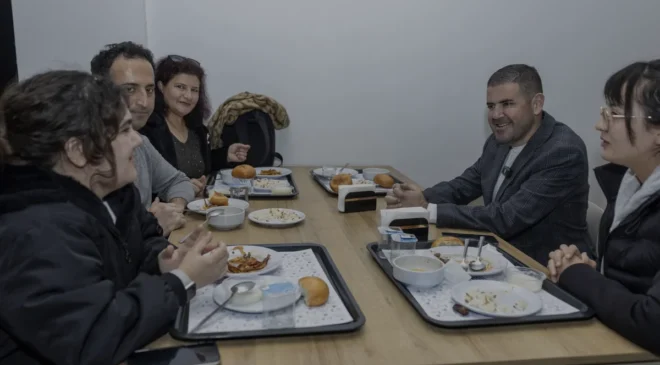 Mezitli Belediye Başkanı Tuncer Kent Lokantası İftarında Vatandaşla Buluştu