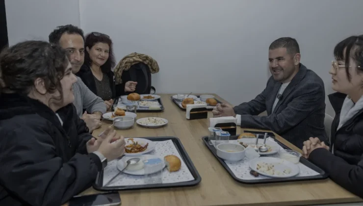 Mezitli Belediye Başkanı Tuncer Kent Lokantası İftarında Vatandaşla Buluştu