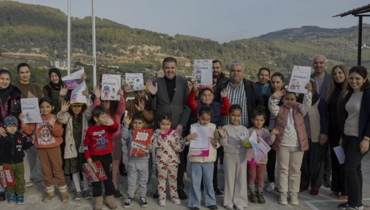 Mezitli Belediye Başkanı Tuncer Öğrencilerin Karne Heyecanını Paylaştı