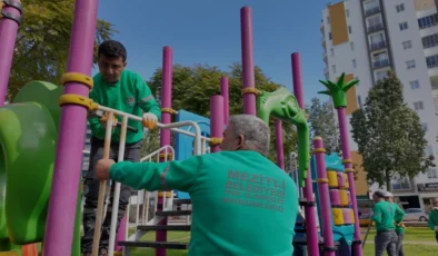 Mezitli Belediyesi Kent Genelindeki Parkları Yeniliyor