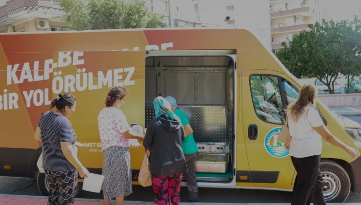 Mezitli Belediyesi Muharrem Ayı Kapsamında Aşure Dağıttı