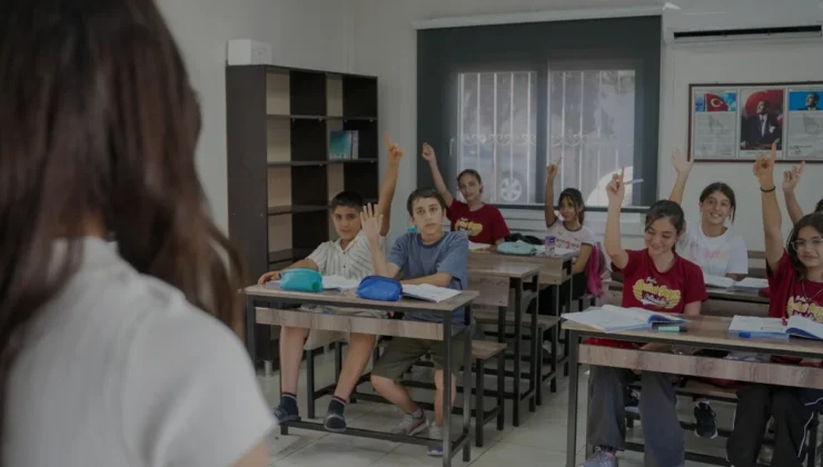 Mezitli Belediyesi Ortaokul Öğrencilerine Ücretsiz Kurs Desteği Veriyor
