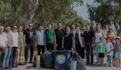 Mezitli Belediyesi Tece Sahilinde Çevre Temizliği Gerçekleştirdi