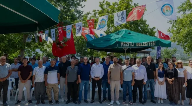 Mezitli Belediyesinden Çiftçilere Akdeniz Meyve Sineği Kapanı Desteği
