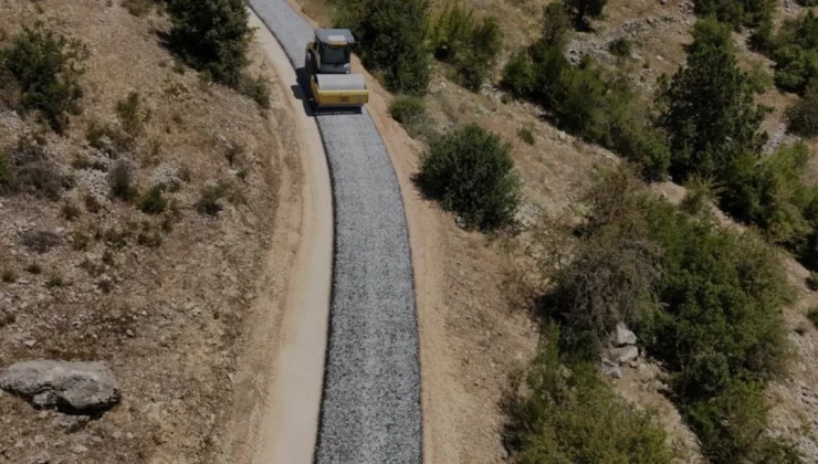Mezitli Belediyesinden Kırsal Mahallelerde Yol Seferberliği