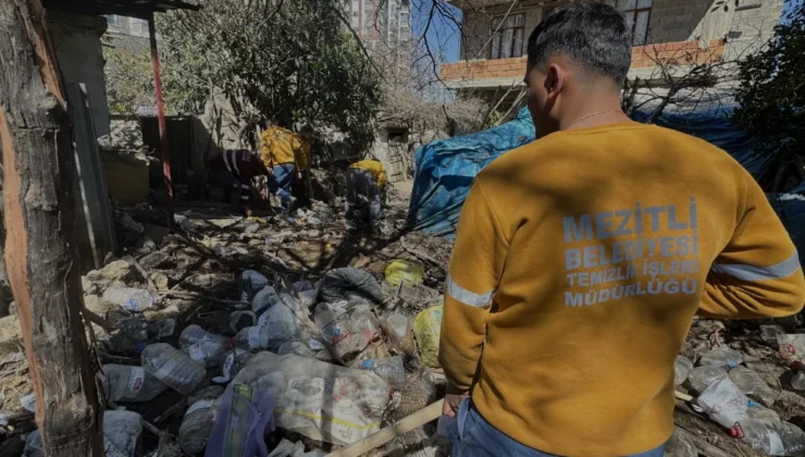 Mezitli Deniz Mahallesindeki Çöp Ev Tahliye Edildi