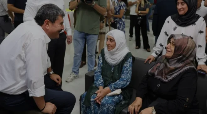 Toroslar Belediyesi Emekli Sohbet Evi Kapılarını Açtı